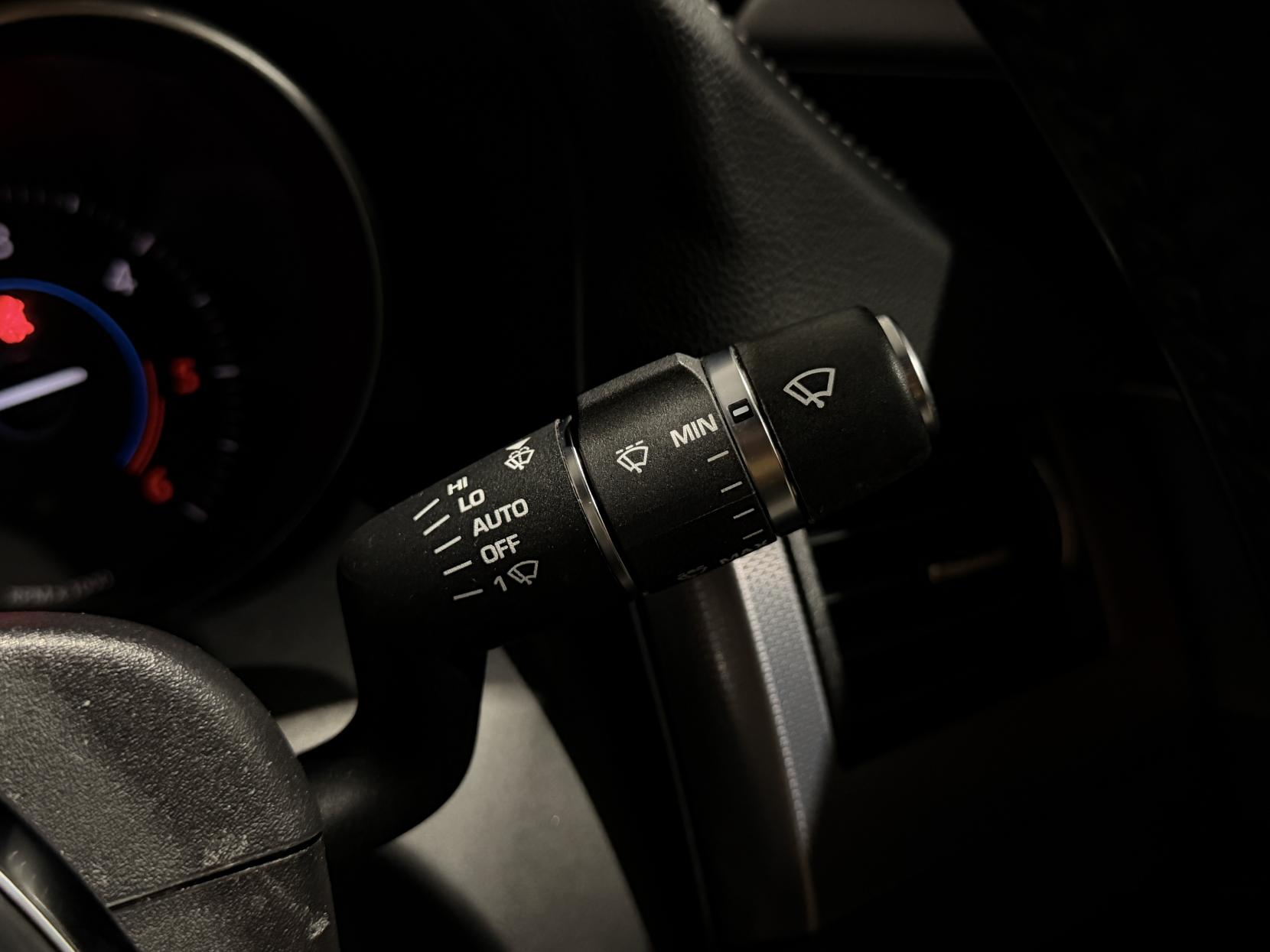 Jaguar XF 2.0d R-Sport Saloon 4dr Diesel Auto Euro 6 (s/s) (180 ps)