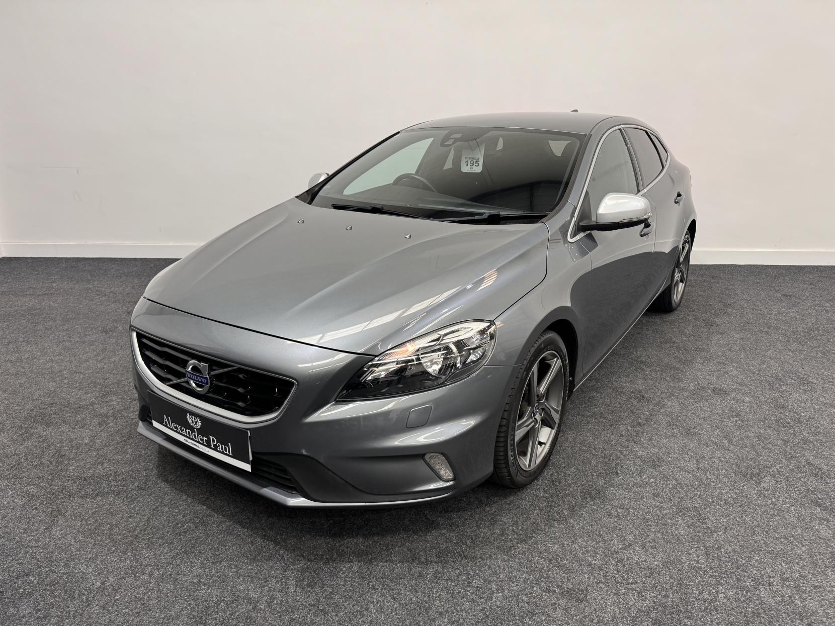 Volvo V40 2.0 D2 R-Design Nav Hatchback 5dr Diesel Manual Euro 6 (s/s) (120 ps)