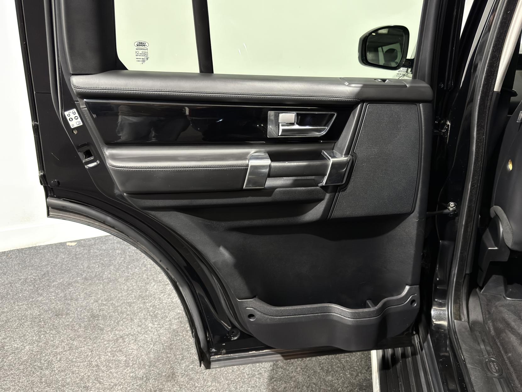 Land Rover Discovery 4 3.0 SD V6 HSE Luxury SUV 5dr Diesel Auto 4WD Euro 6 (s/s) (256 bhp)