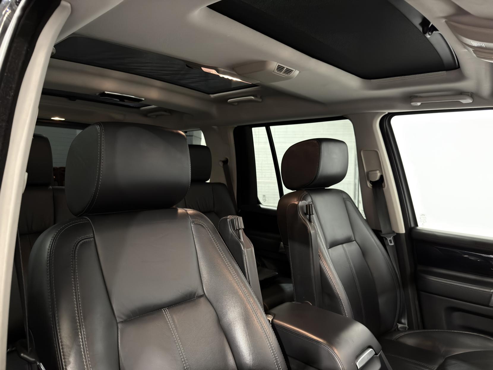 Land Rover Discovery 4 3.0 SD V6 HSE Luxury SUV 5dr Diesel Auto 4WD Euro 6 (s/s) (256 bhp)