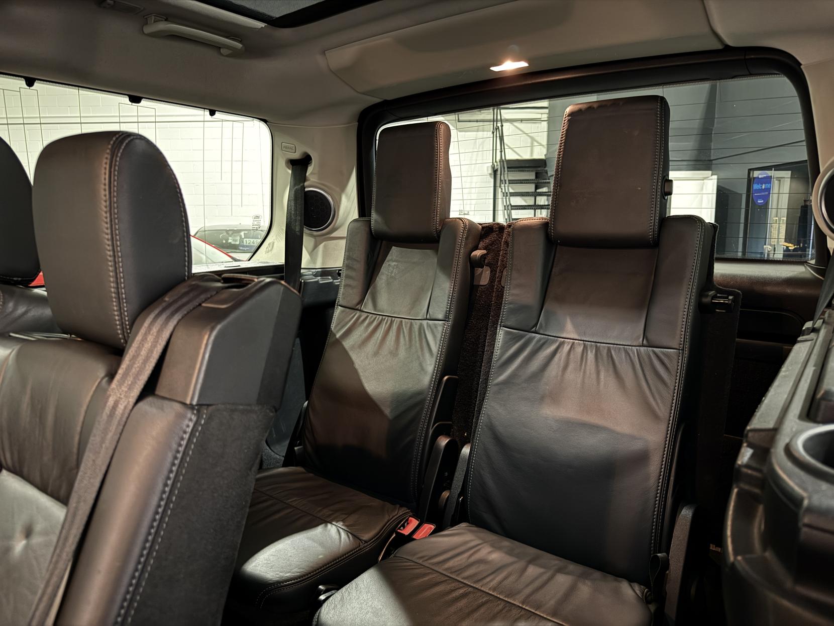 Land Rover Discovery 4 3.0 SD V6 HSE Luxury SUV 5dr Diesel Auto 4WD Euro 6 (s/s) (256 bhp)
