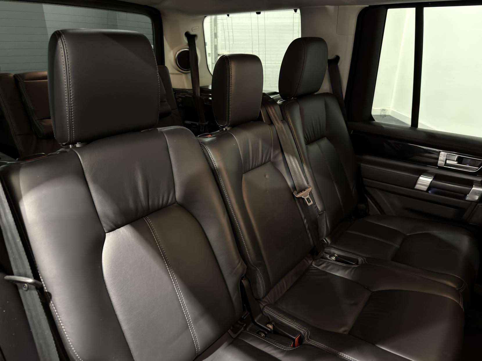 Land Rover Discovery 4 3.0 SD V6 HSE Luxury SUV 5dr Diesel Auto 4WD Euro 6 (s/s) (256 bhp)