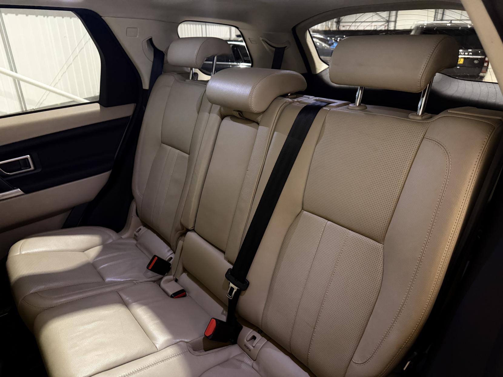 Land Rover Discovery Sport 2.2 SD4 HSE SUV 5dr Diesel Auto 4WD Euro 5 (s/s) (190 ps)