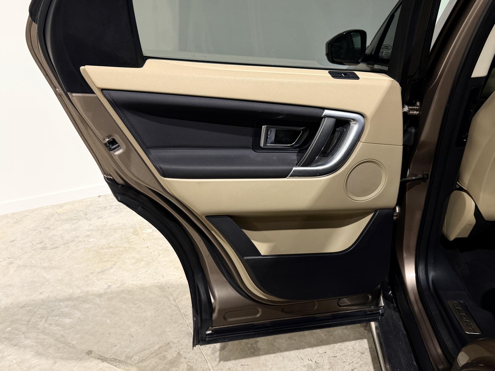 Land Rover Discovery Sport 2.2 SD4 HSE SUV 5dr Diesel Auto 4WD Euro 5 (s/s) (190 ps)