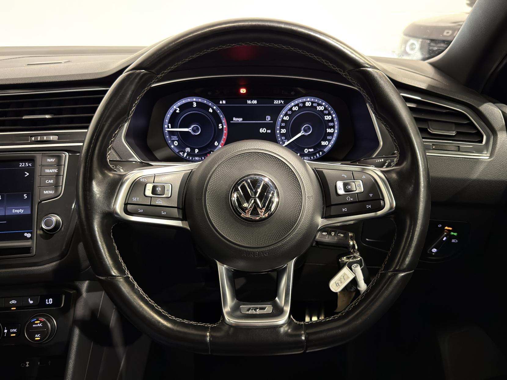 Volkswagen Tiguan 2.0 TDI BlueMotion Tech R-Line SUV 5dr Diesel DSG 4Motion Euro 6 (s/s) (190 ps)