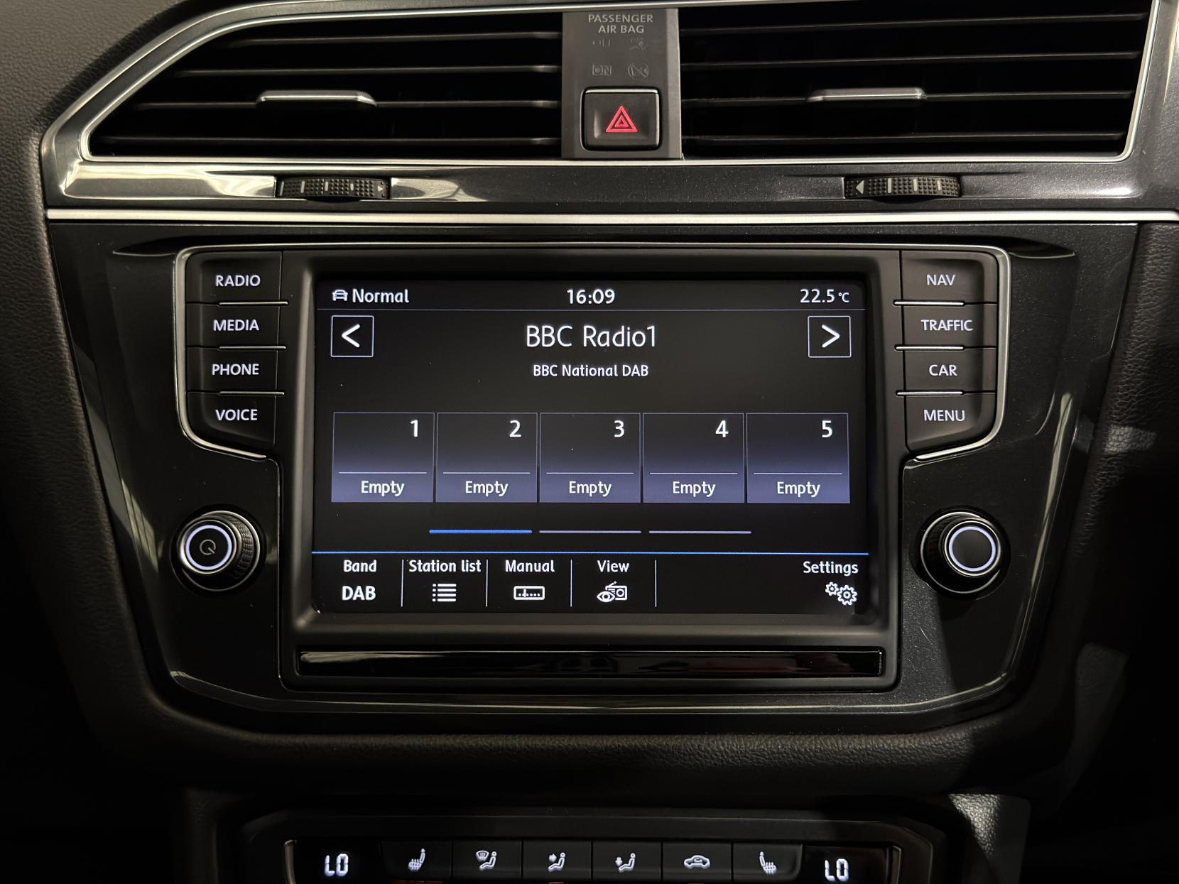 Volkswagen Tiguan 2.0 TDI BlueMotion Tech R-Line SUV 5dr Diesel DSG 4Motion Euro 6 (s/s) (190 ps)