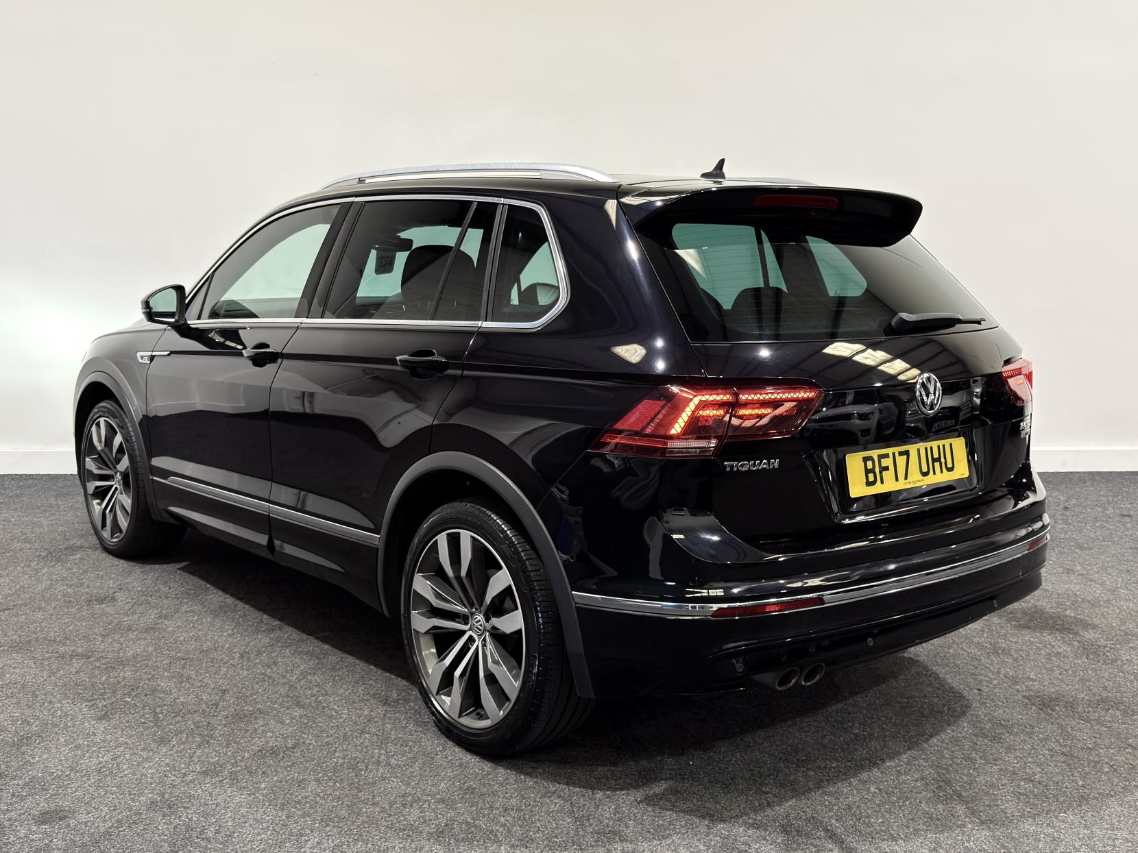 Volkswagen Tiguan 2.0 TDI BlueMotion Tech R-Line SUV 5dr Diesel DSG 4Motion Euro 6 (s/s) (190 ps)