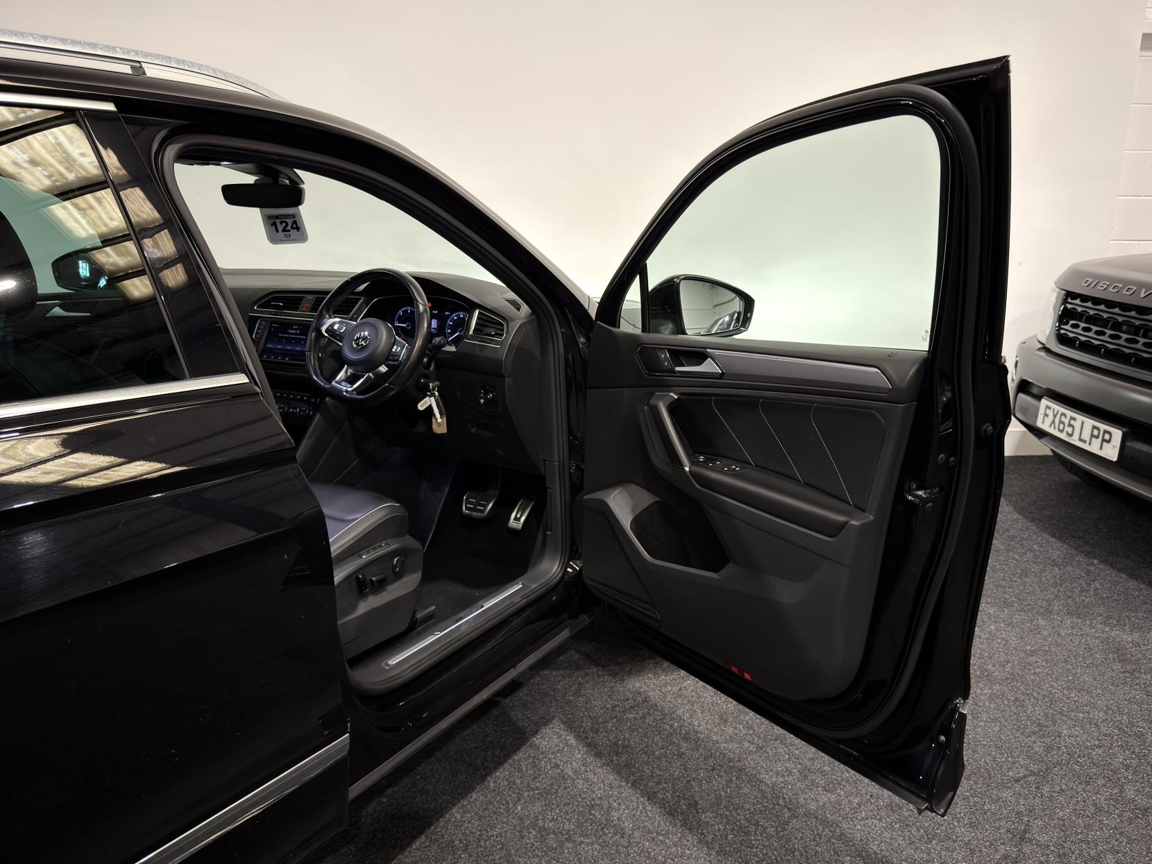 Volkswagen Tiguan 2.0 TDI BlueMotion Tech R-Line SUV 5dr Diesel DSG 4Motion Euro 6 (s/s) (190 ps)