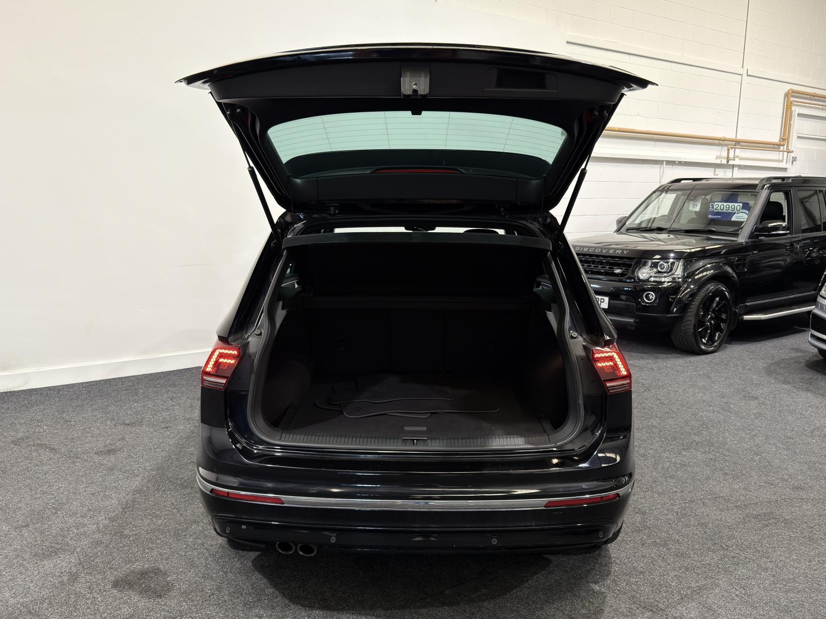Volkswagen Tiguan 2.0 TDI BlueMotion Tech R-Line SUV 5dr Diesel DSG 4Motion Euro 6 (s/s) (190 ps)
