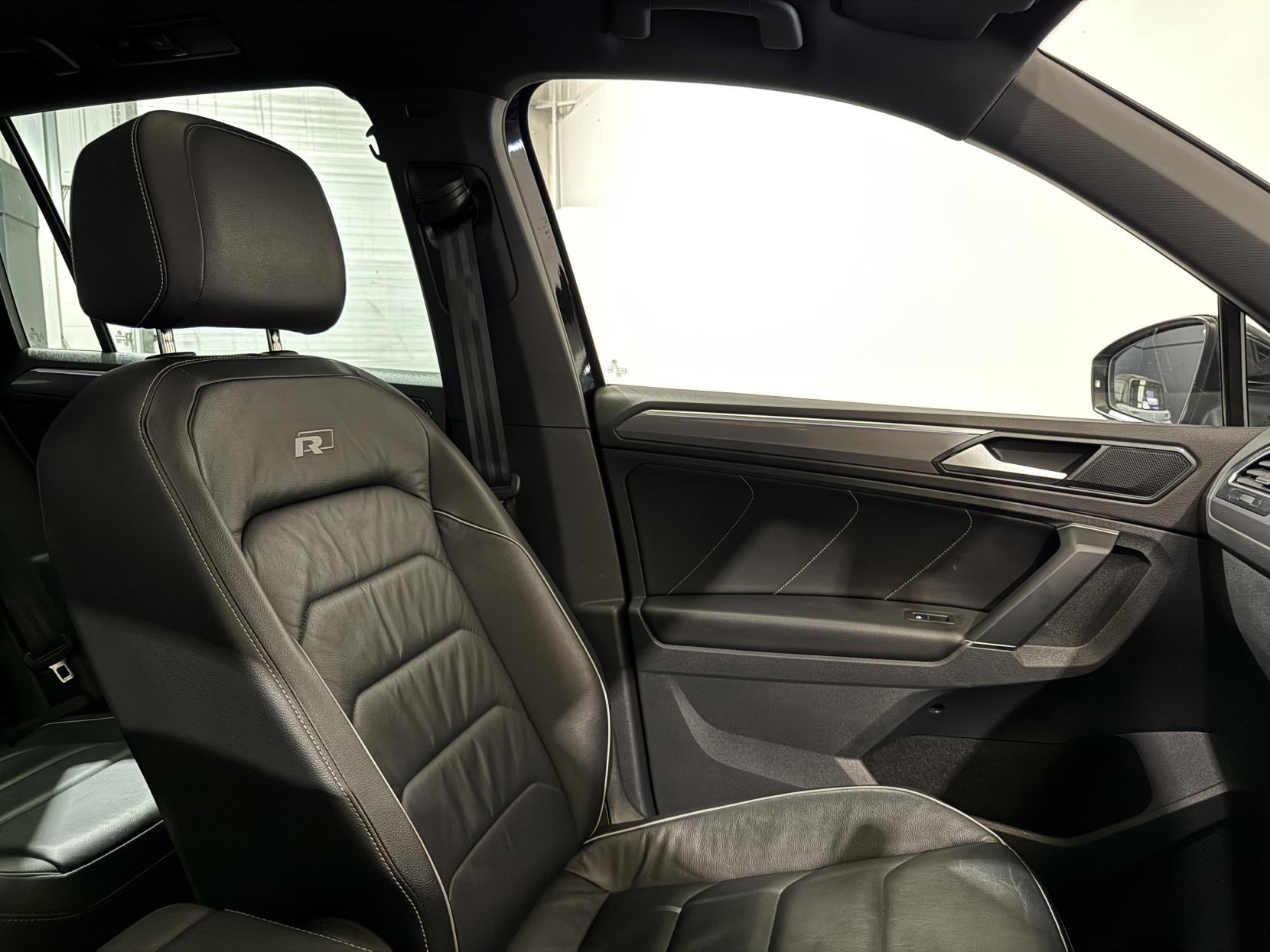 Volkswagen Tiguan 2.0 TDI BlueMotion Tech R-Line SUV 5dr Diesel DSG 4Motion Euro 6 (s/s) (190 ps)