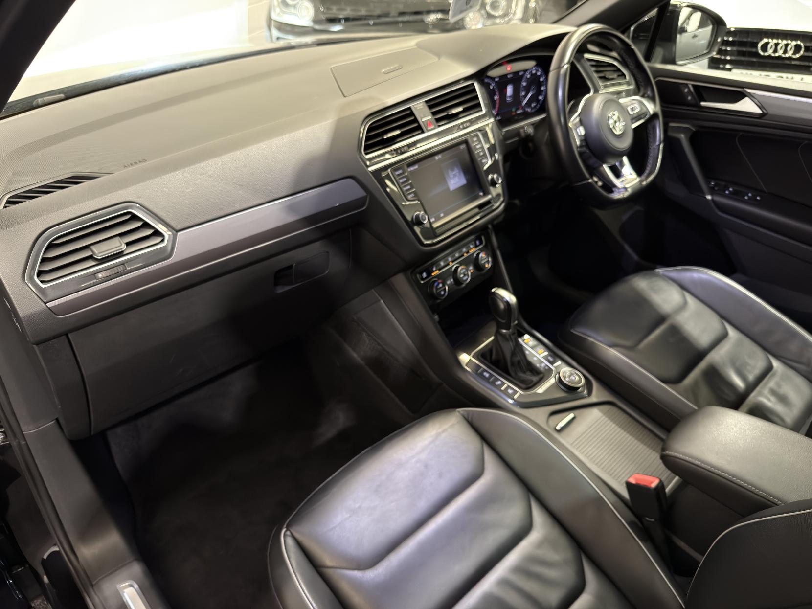 Volkswagen Tiguan 2.0 TDI BlueMotion Tech R-Line SUV 5dr Diesel DSG 4Motion Euro 6 (s/s) (190 ps)