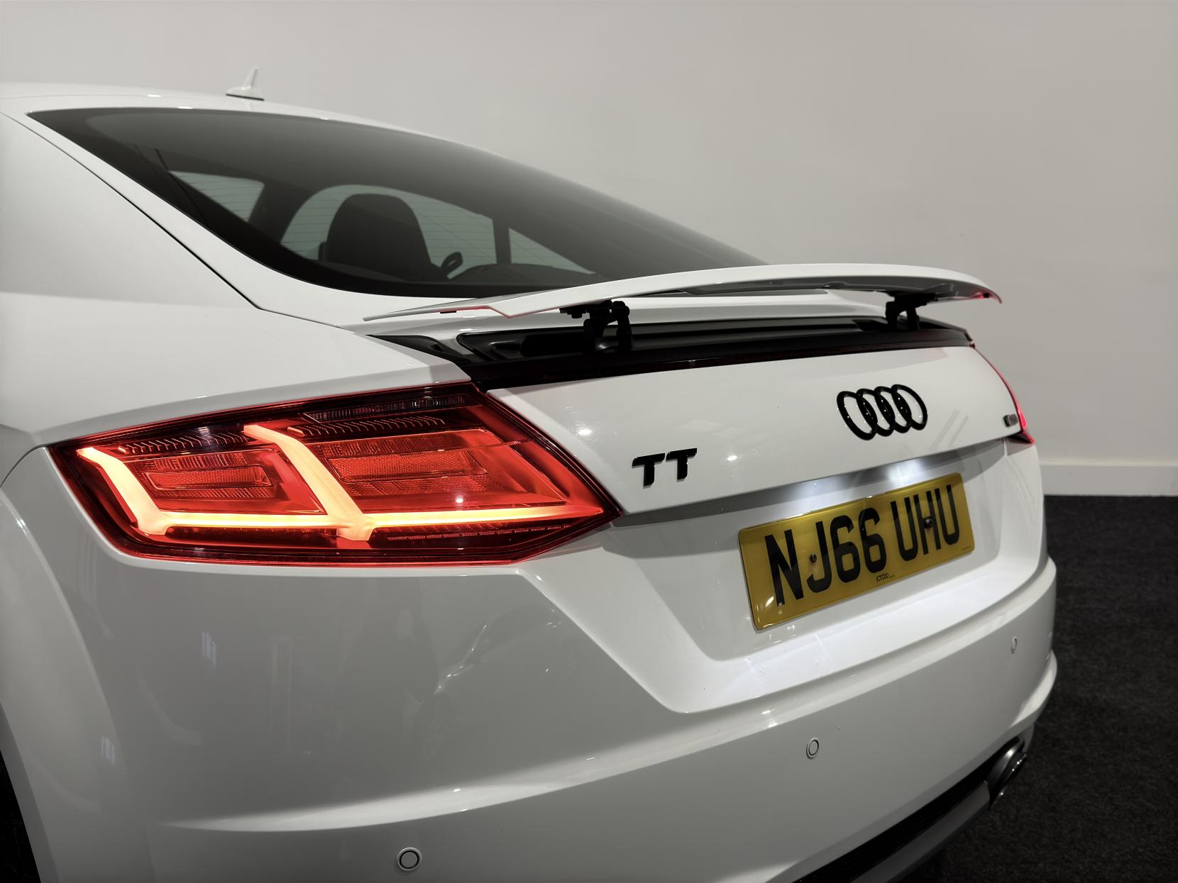 Audi TT 2.0 TDI ultra S line Coupe 3dr Diesel Manual Euro 6 (s/s) (184 ps)