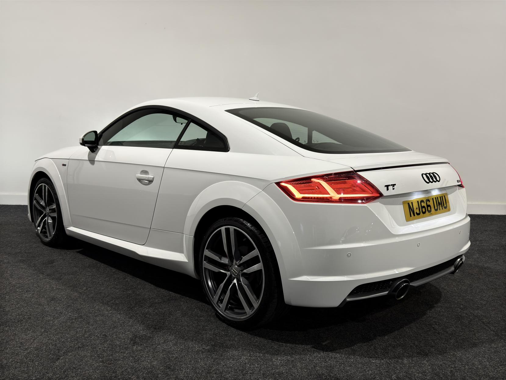 Audi TT 2.0 TDI ultra S line Coupe 3dr Diesel Manual Euro 6 (s/s) (184 ps)