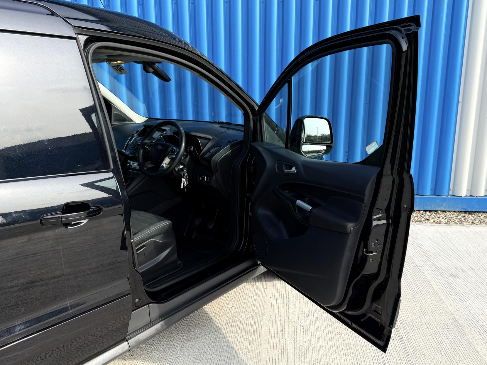 Ford Transit Connect 1.6 TDCi 240 Limited Panel Van 4dr Diesel Manual L2 H1 (128 g/km, 113 bhp)