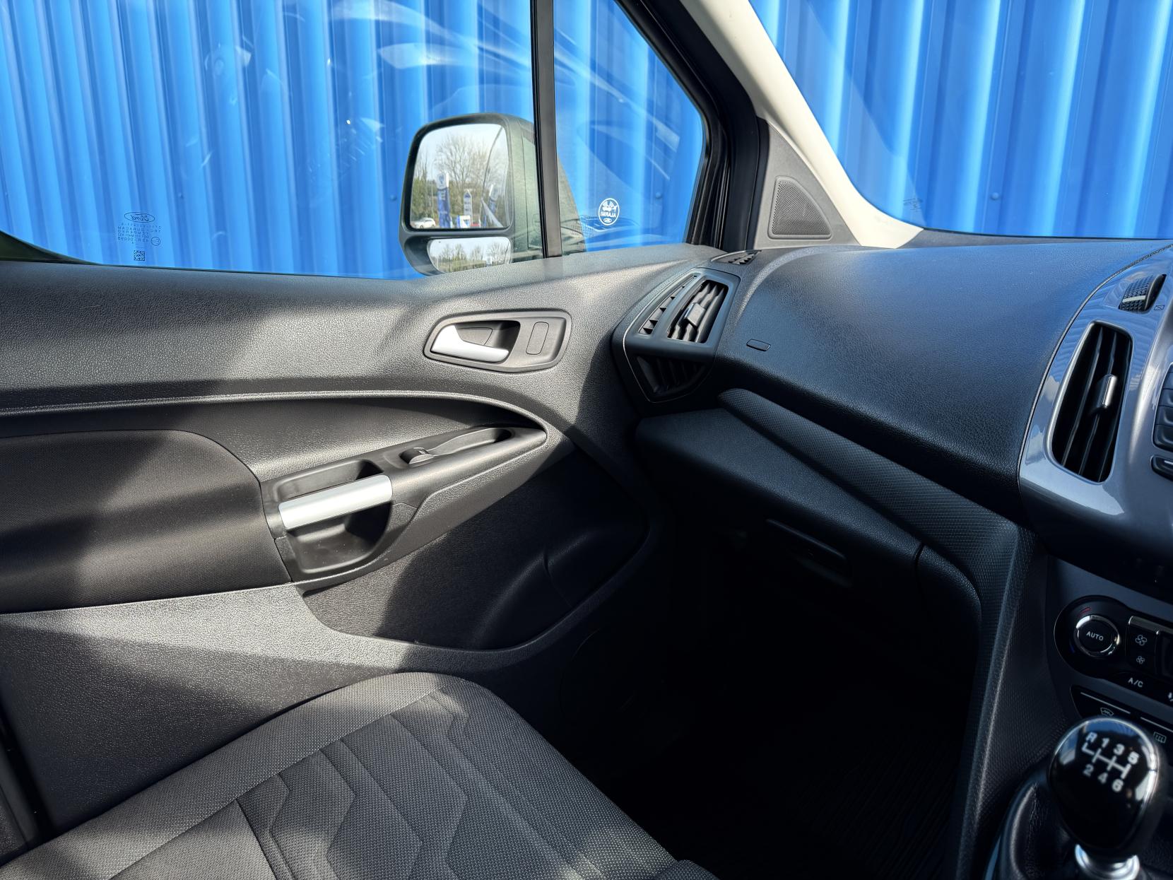 Ford Transit Connect 1.6 TDCi 240 Limited Panel Van 4dr Diesel Manual L2 H1 (128 g/km, 113 bhp)