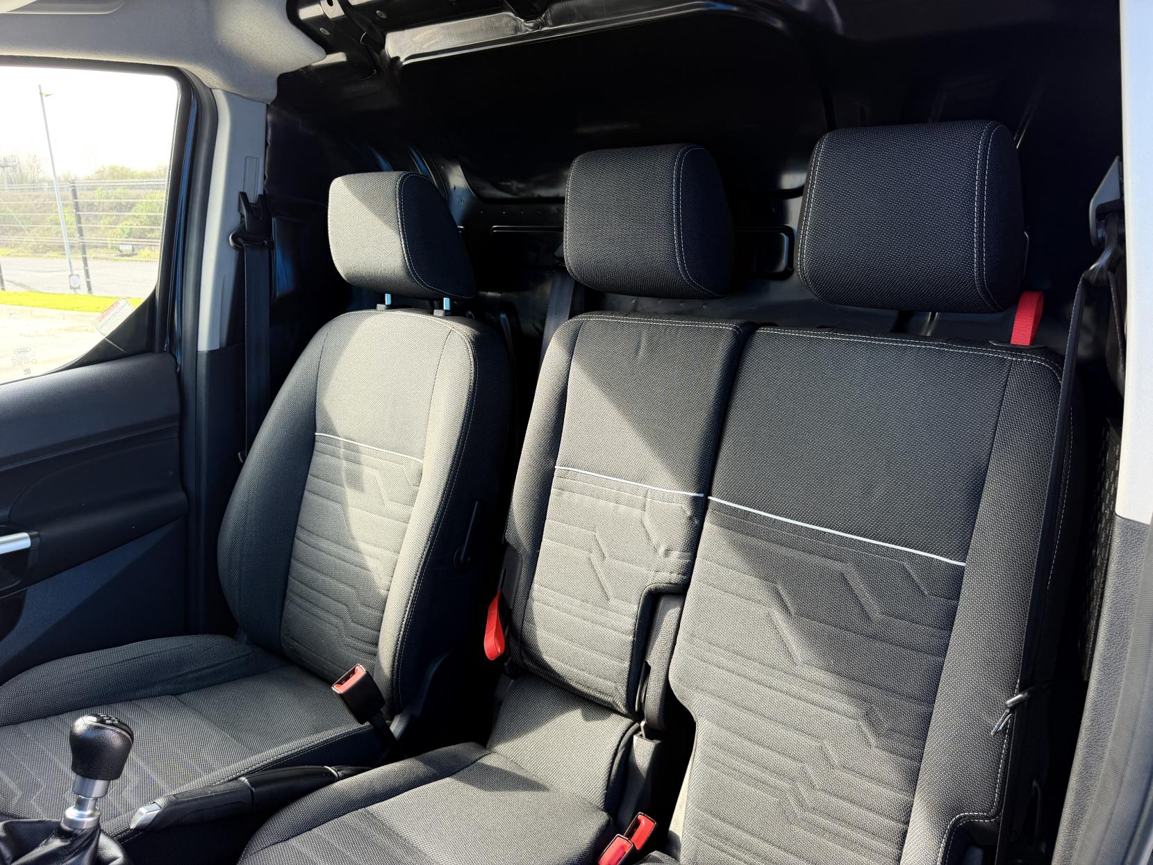 Ford Transit Connect 1.6 TDCi 240 Limited Panel Van 4dr Diesel Manual L2 H1 (128 g/km, 113 bhp)