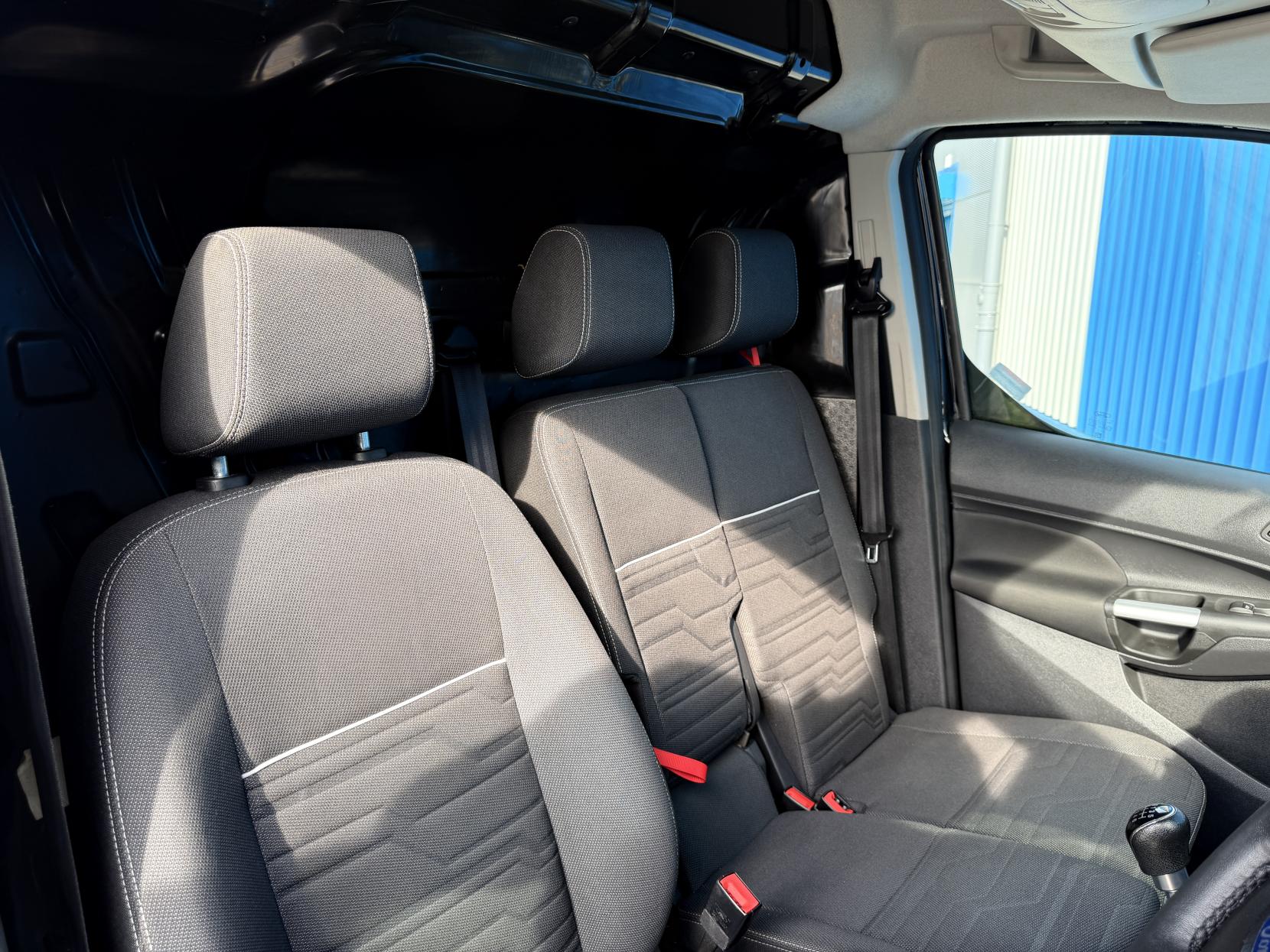 Ford Transit Connect 1.6 TDCi 240 Limited Panel Van 4dr Diesel Manual L2 H1 (128 g/km, 113 bhp)