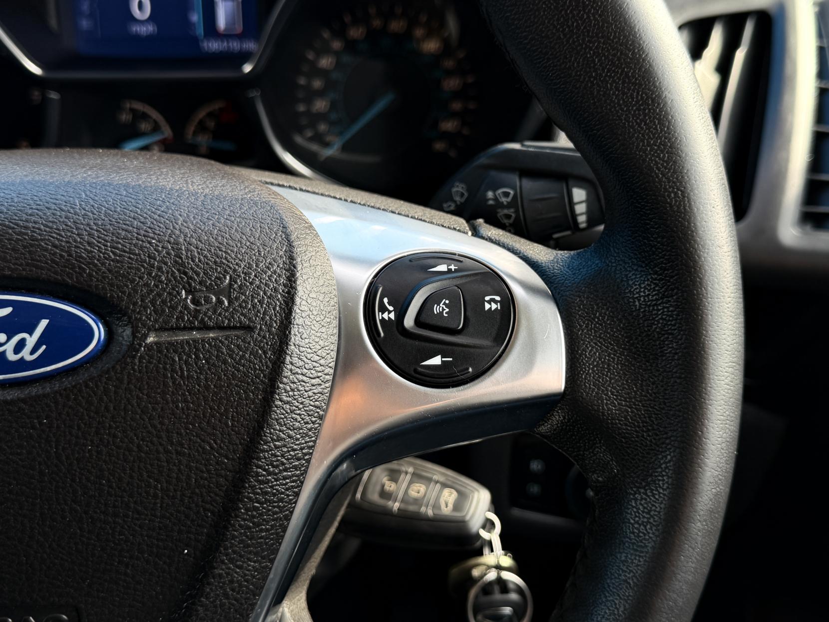 Ford Transit Connect 1.6 TDCi 240 Limited Panel Van 4dr Diesel Manual L2 H1 (128 g/km, 113 bhp)