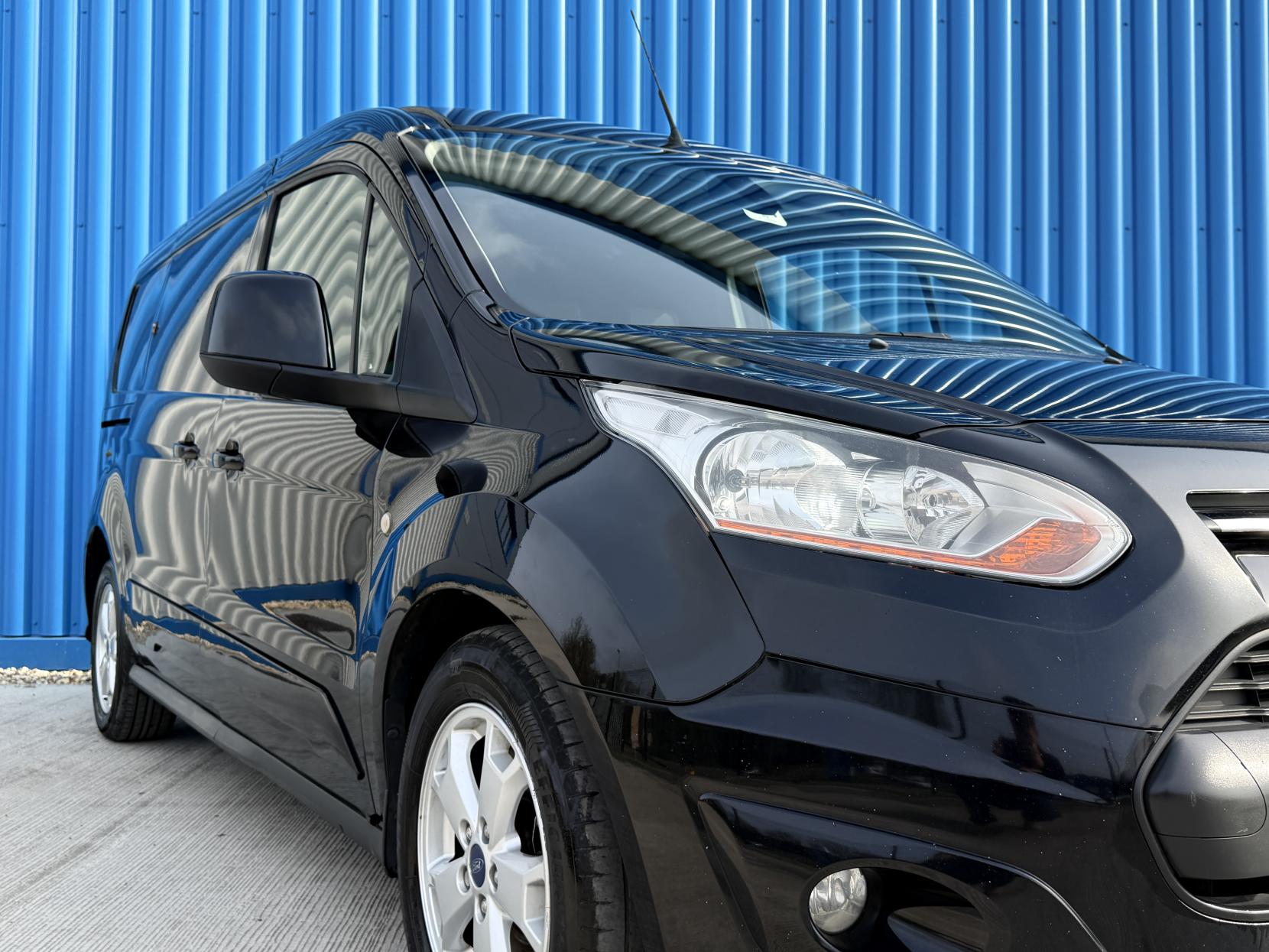 Ford Transit Connect 1.6 TDCi 240 Limited Panel Van 4dr Diesel Manual L2 H1 (128 g/km, 113 bhp)