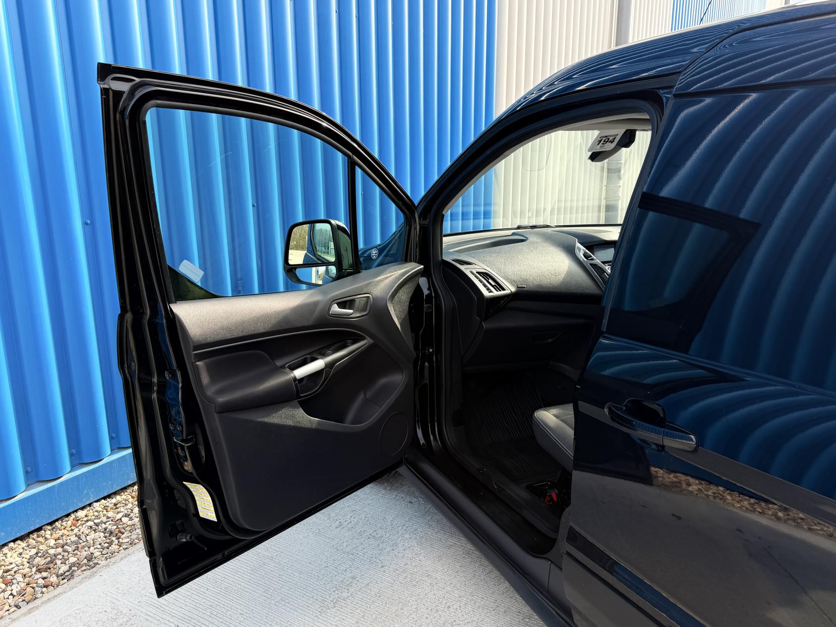 Ford Transit Connect 1.6 TDCi 240 Limited Panel Van 4dr Diesel Manual L2 H1 (128 g/km, 113 bhp)