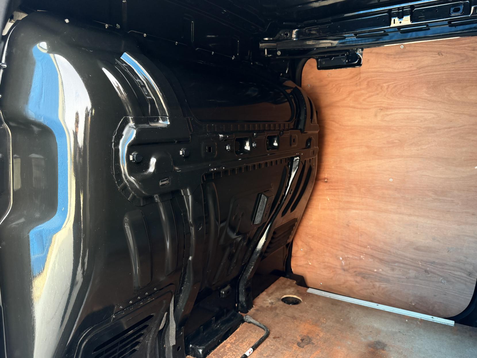 Ford Transit Connect 1.6 TDCi 240 Limited Panel Van 4dr Diesel Manual L2 H1 (128 g/km, 113 bhp)