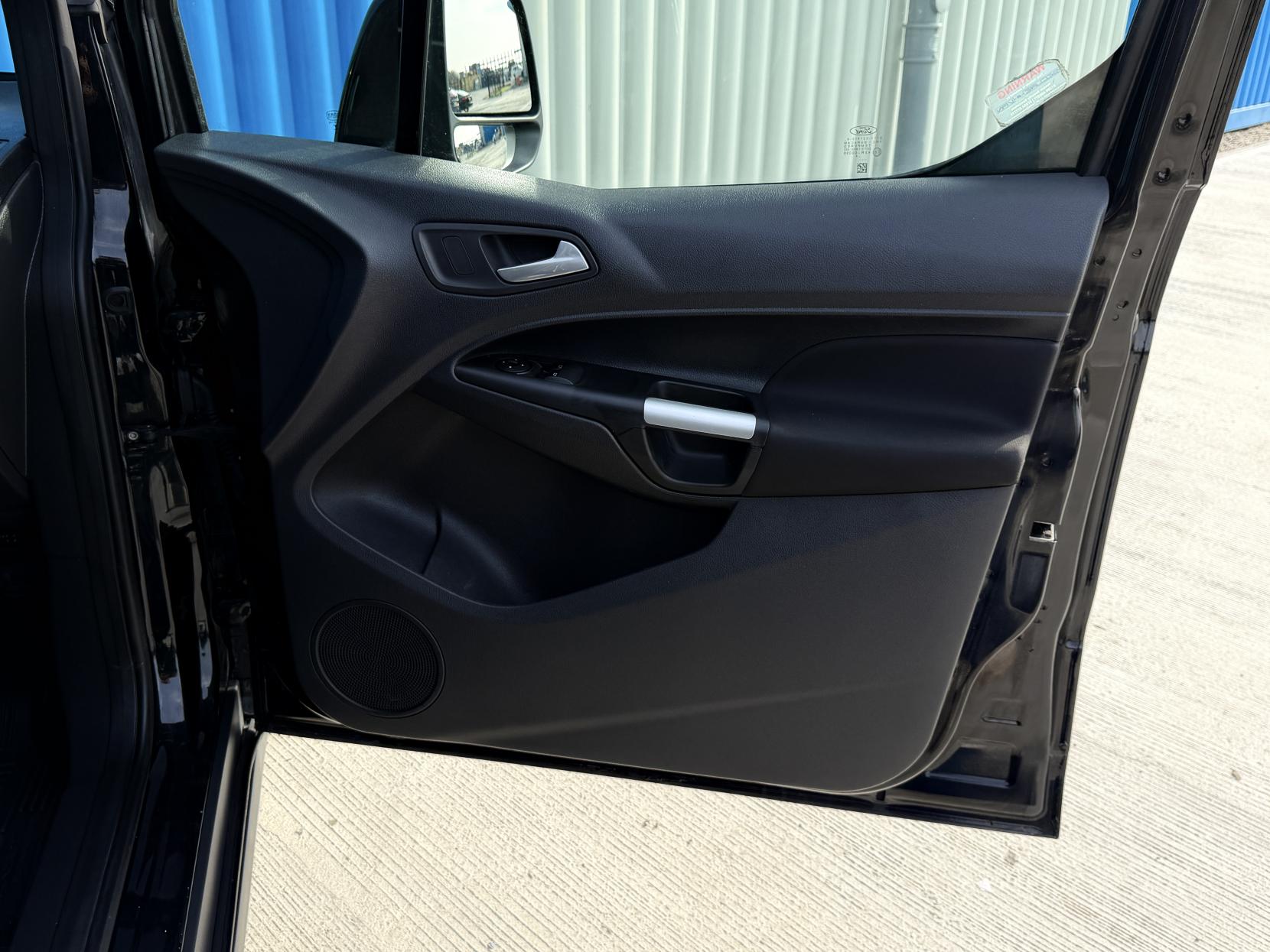 Ford Transit Connect 1.6 TDCi 240 Limited Panel Van 4dr Diesel Manual L2 H1 (128 g/km, 113 bhp)