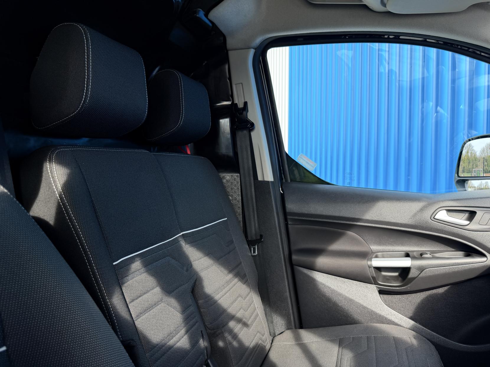 Ford Transit Connect 1.6 TDCi 240 Limited Panel Van 4dr Diesel Manual L2 H1 (128 g/km, 113 bhp)