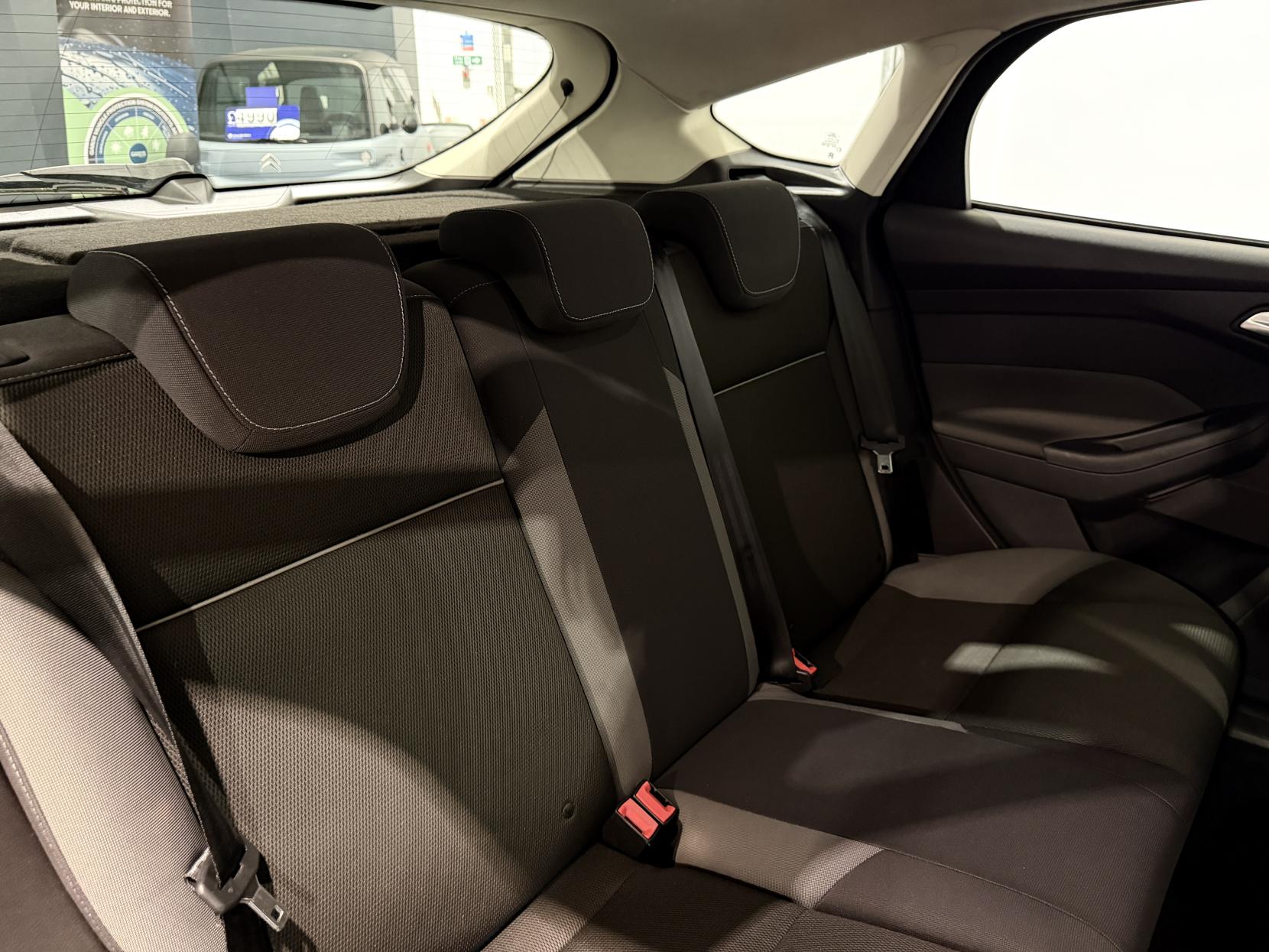 Ford Focus 1.6 Edge Hatchback 5dr Petrol Manual Euro 5 (105 ps)