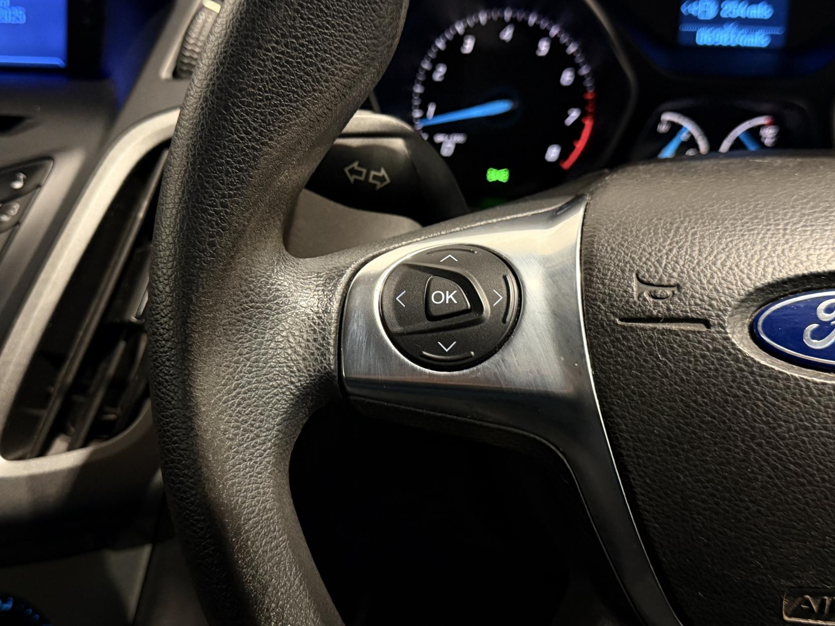 Ford Focus 1.6 Edge Hatchback 5dr Petrol Manual Euro 5 (105 ps)