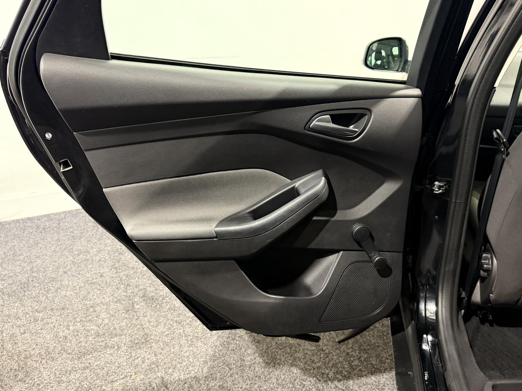 Ford Focus 1.6 Edge Hatchback 5dr Petrol Manual Euro 5 (105 ps)