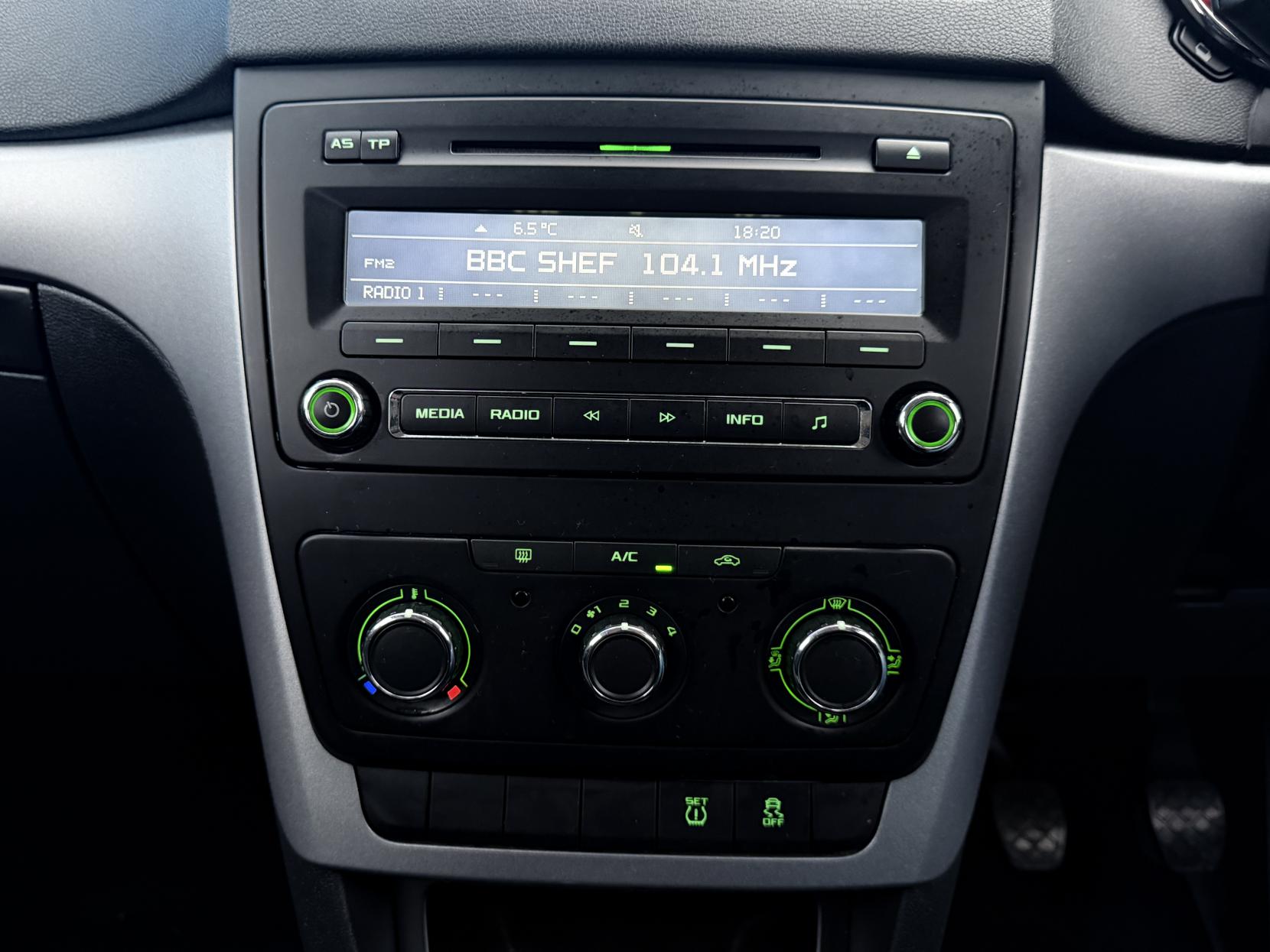 Skoda Yeti 2.0 TDI S Outdoor 5dr Diesel Manual Euro 5 (110 ps)