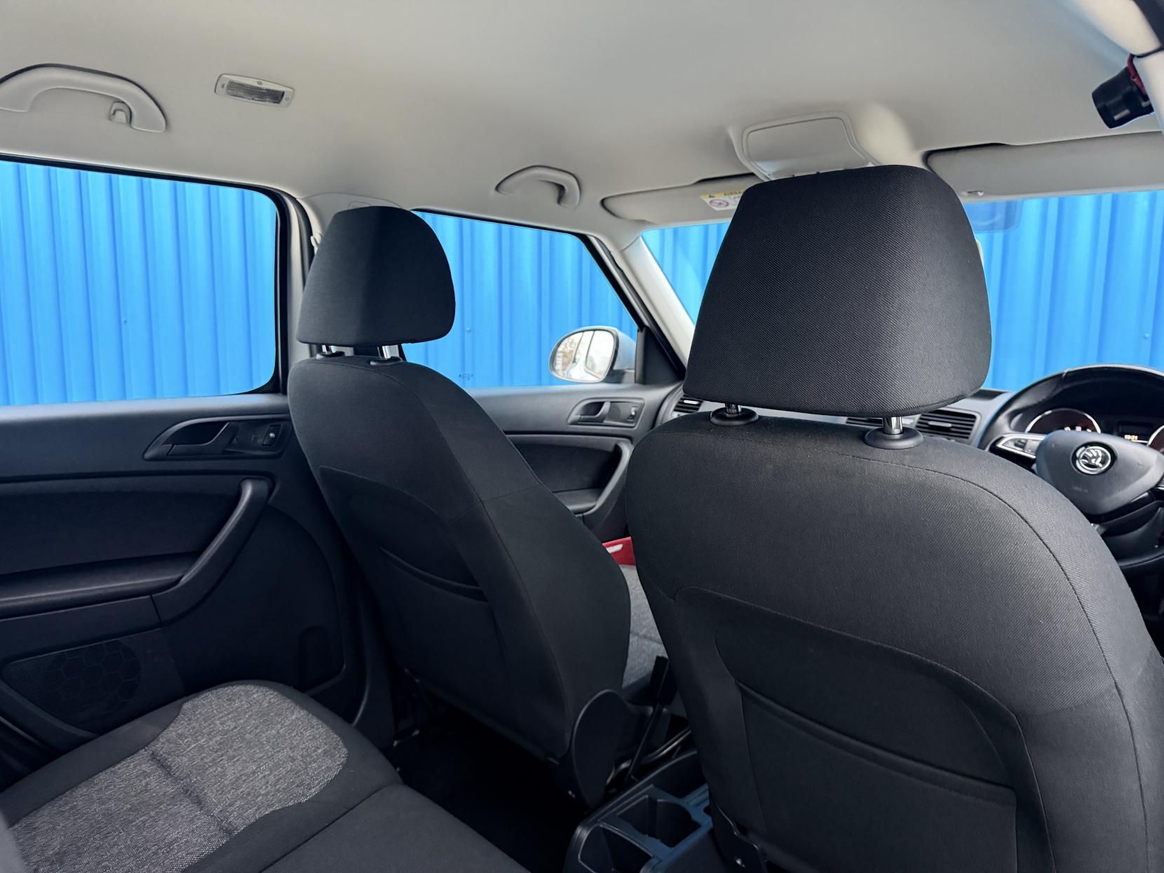 Skoda Yeti 2.0 TDI S Outdoor 5dr Diesel Manual Euro 5 (110 ps)