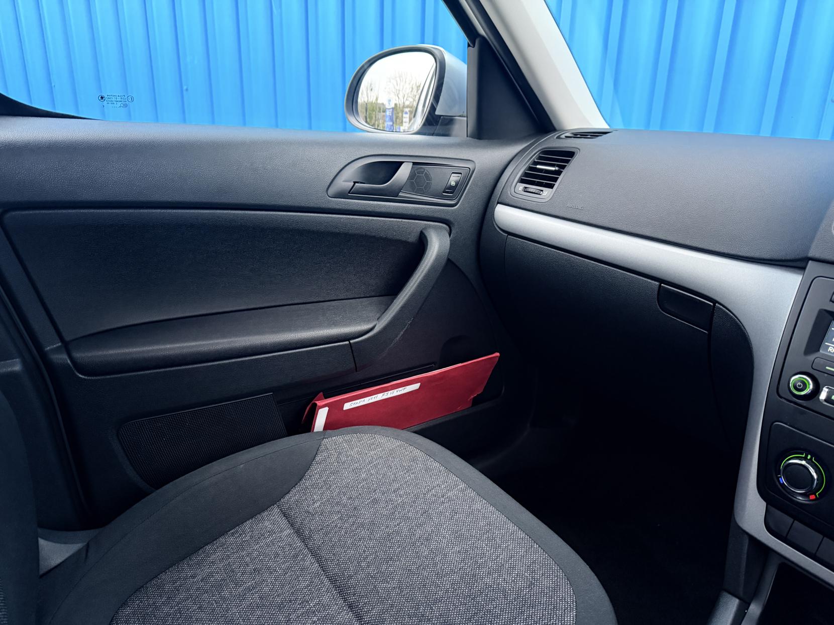 Skoda Yeti 2.0 TDI S Outdoor 5dr Diesel Manual Euro 5 (110 ps)