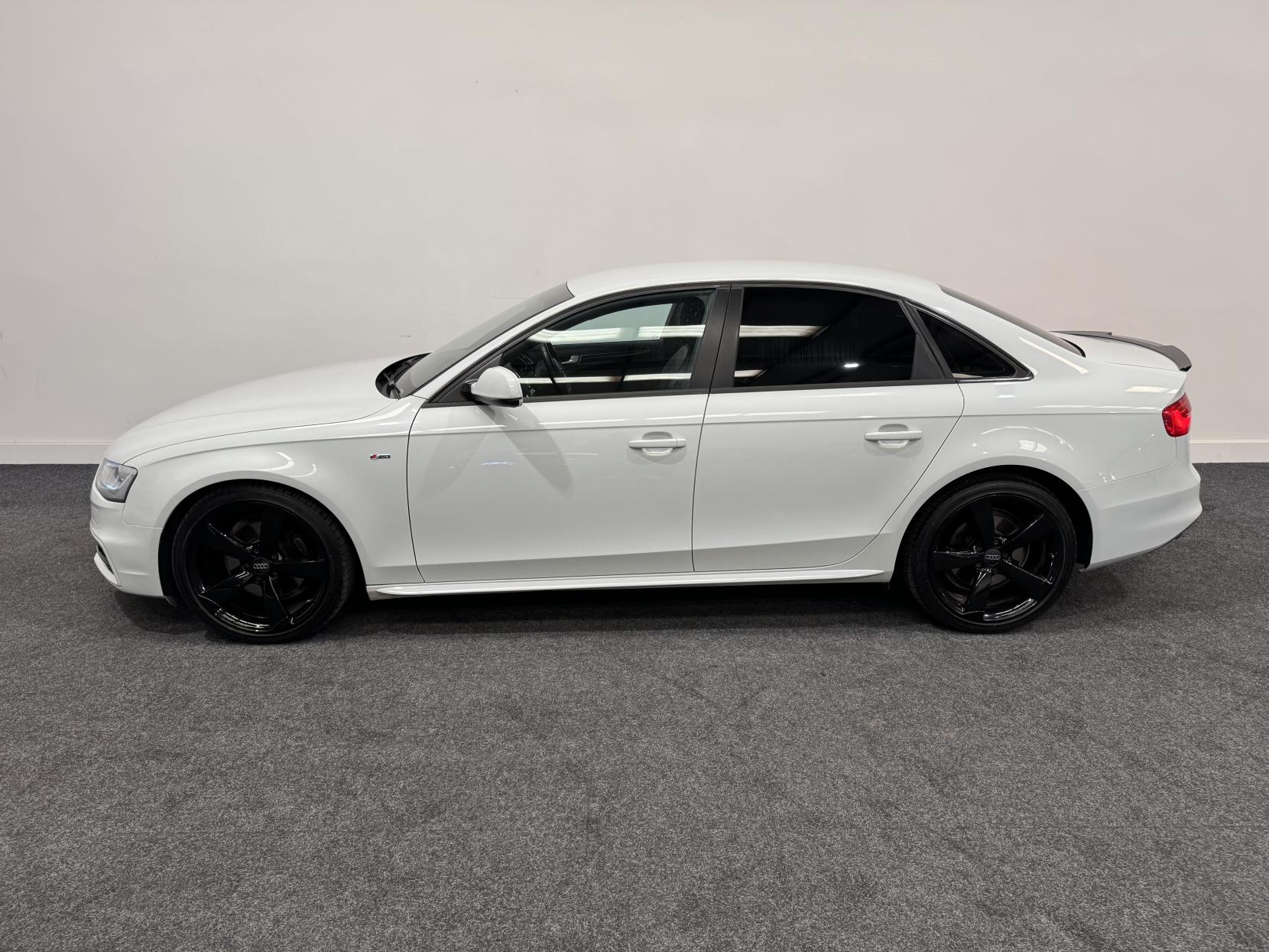 Audi A4 2.0 TDI Black Edition Saloon 4dr Diesel Manual Euro 5 (s/s) (177 ps)