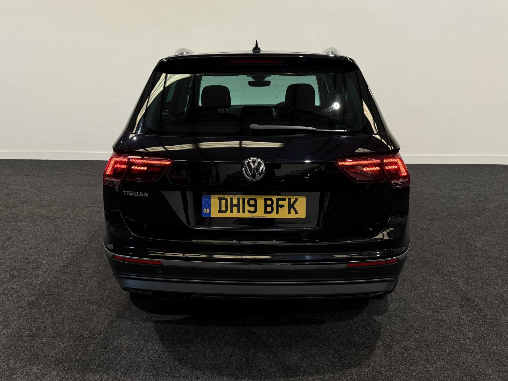 Volkswagen Tiguan 2.0 TDI SEL SUV 5dr Diesel Manual Euro 6 (s/s) (150 ps)