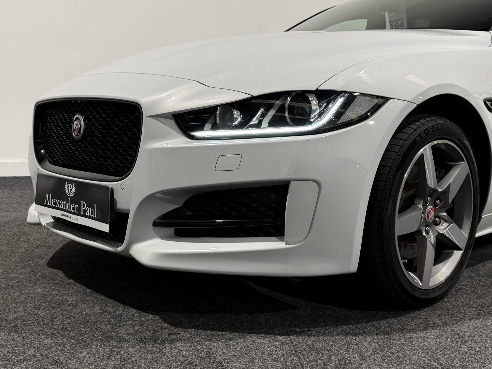 Jaguar XE 2.0d R-Sport Saloon 4dr Diesel Auto AWD Euro 6 (s/s) (180 ps)
