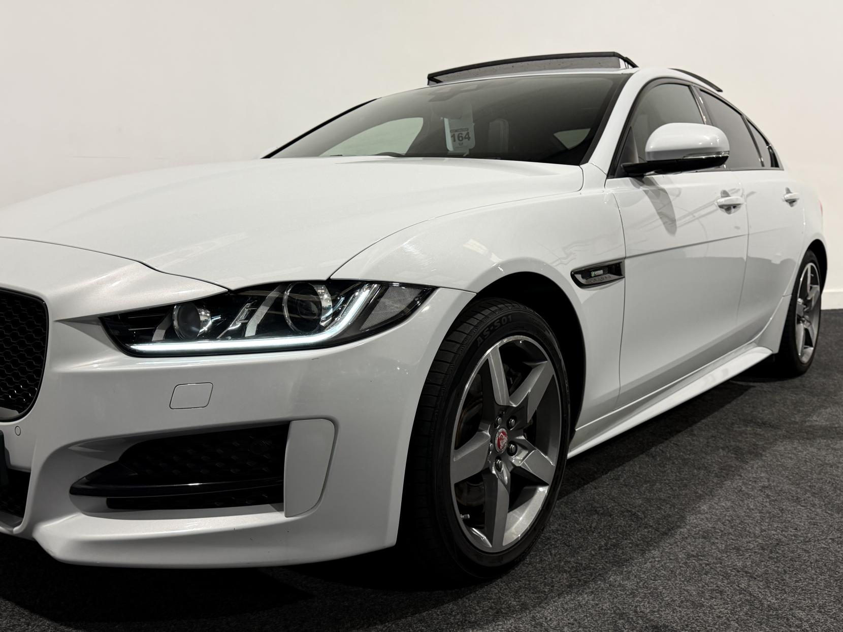 Jaguar XE 2.0d R-Sport Saloon 4dr Diesel Auto AWD Euro 6 (s/s) (180 ps)