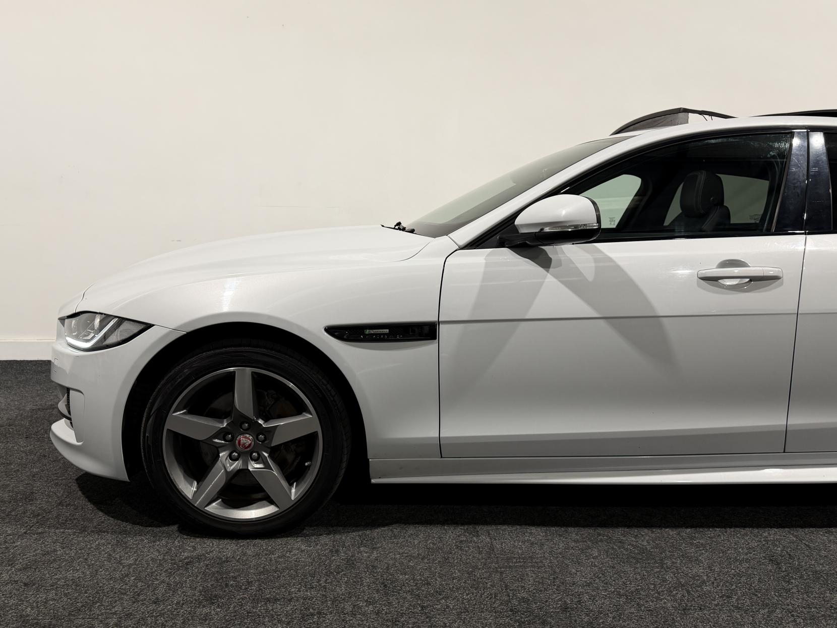 Jaguar XE 2.0d R-Sport Saloon 4dr Diesel Auto AWD Euro 6 (s/s) (180 ps)