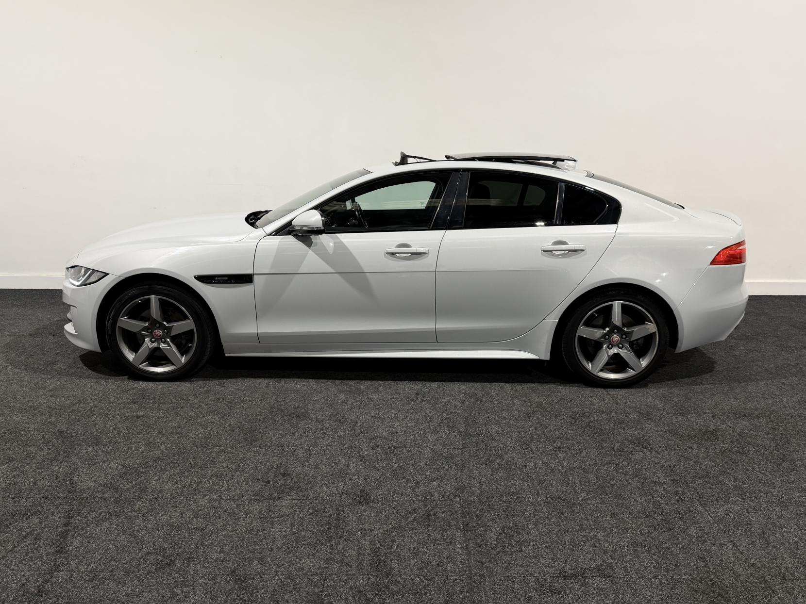 Jaguar XE 2.0d R-Sport Saloon 4dr Diesel Auto AWD Euro 6 (s/s) (180 ps)