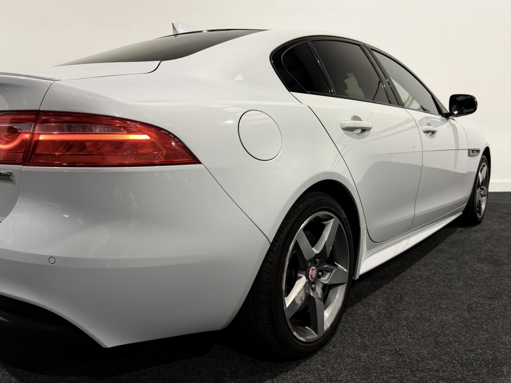 Jaguar XE 2.0d R-Sport Saloon 4dr Diesel Auto AWD Euro 6 (s/s) (180 ps)