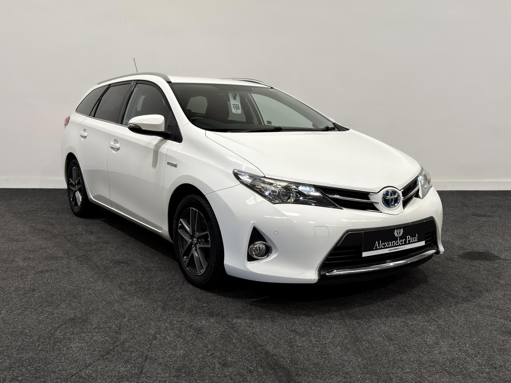 Toyota Auris 1.8 VVT-h Icon+ Touring Sports 5dr Petrol Hybrid CVT Euro 5 (s/s) (136 ps)