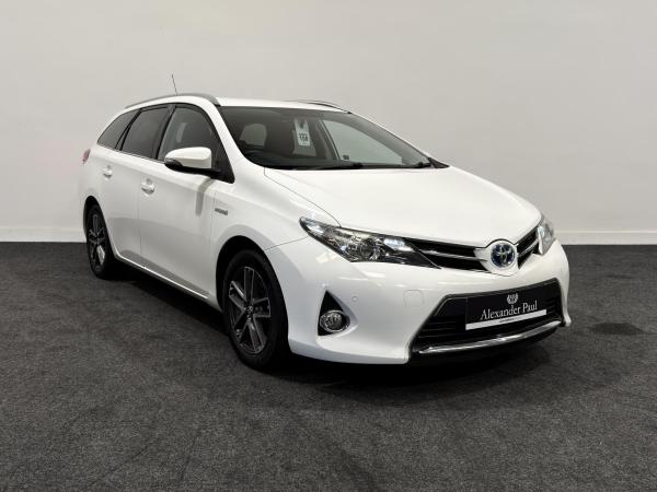 Toyota Auris 1.8 VVT-h Icon+ Touring Sports 5dr Petrol Hybrid CVT Euro 5 (s/s) (136 ps)