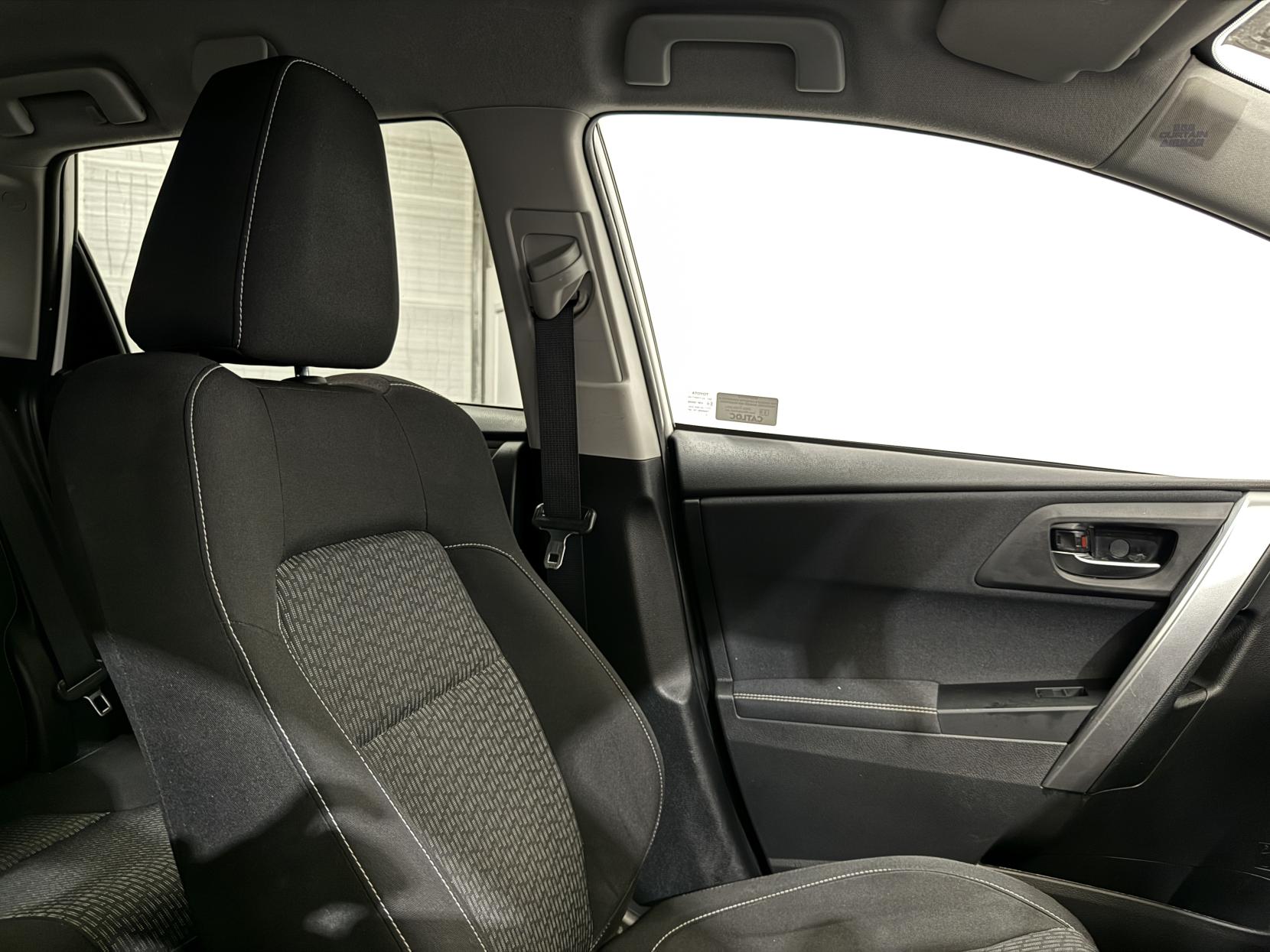Toyota Auris 1.8 VVT-h Icon+ Touring Sports 5dr Petrol Hybrid CVT Euro 5 (s/s) (136 ps)