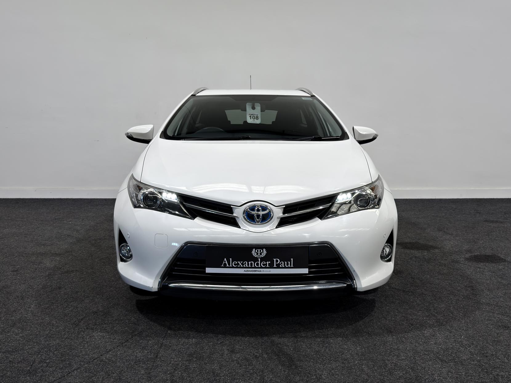 Toyota Auris 1.8 VVT-h Icon+ Touring Sports 5dr Petrol Hybrid CVT Euro 5 (s/s) (136 ps)