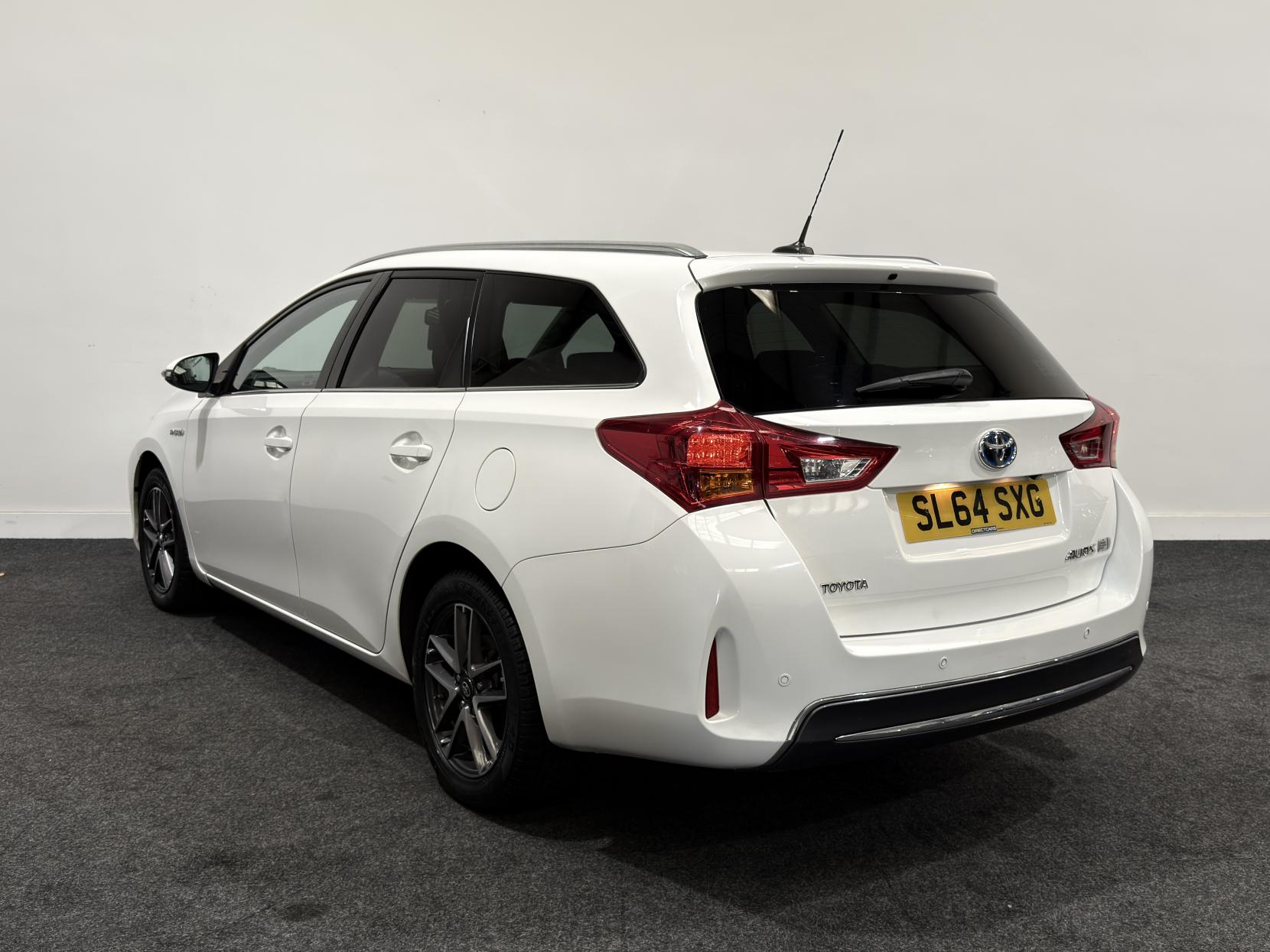 Toyota Auris 1.8 VVT-h Icon+ Touring Sports 5dr Petrol Hybrid CVT Euro 5 (s/s) (136 ps)