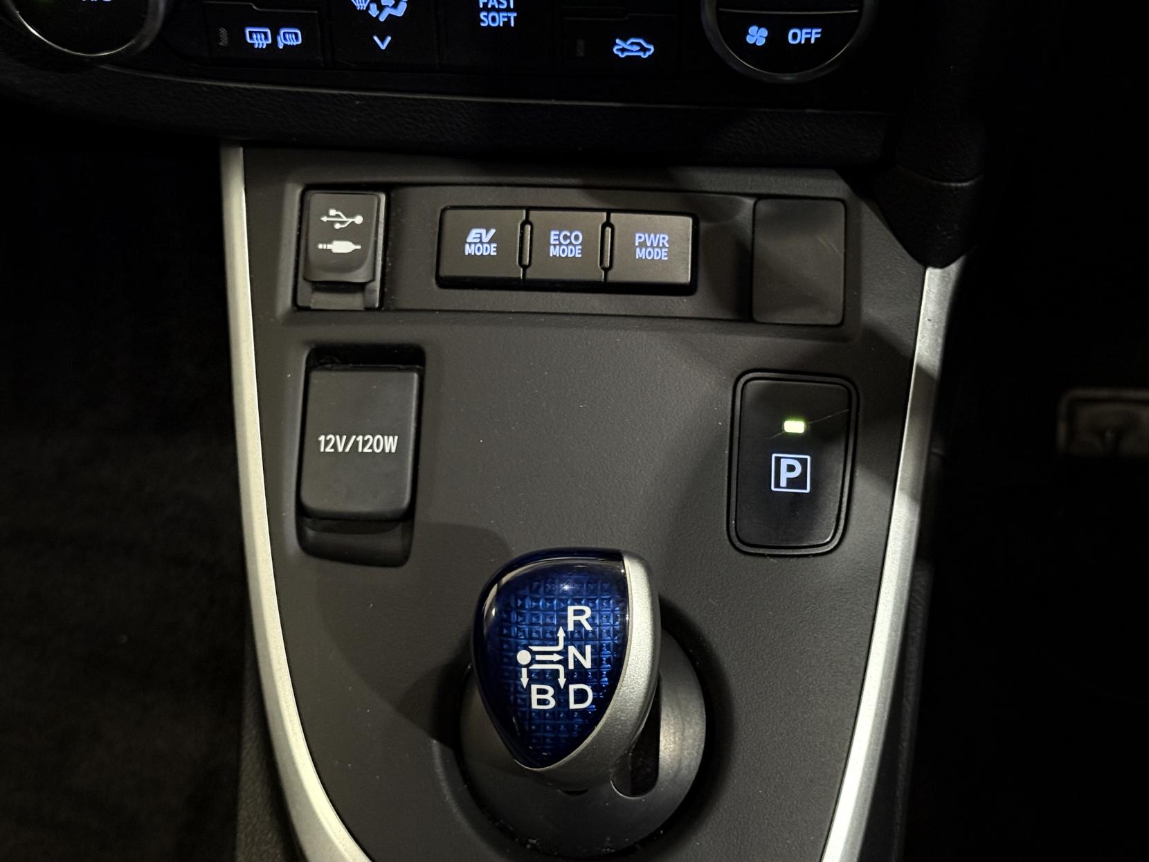 Toyota Auris 1.8 VVT-h Icon+ Touring Sports 5dr Petrol Hybrid CVT Euro 5 (s/s) (136 ps)