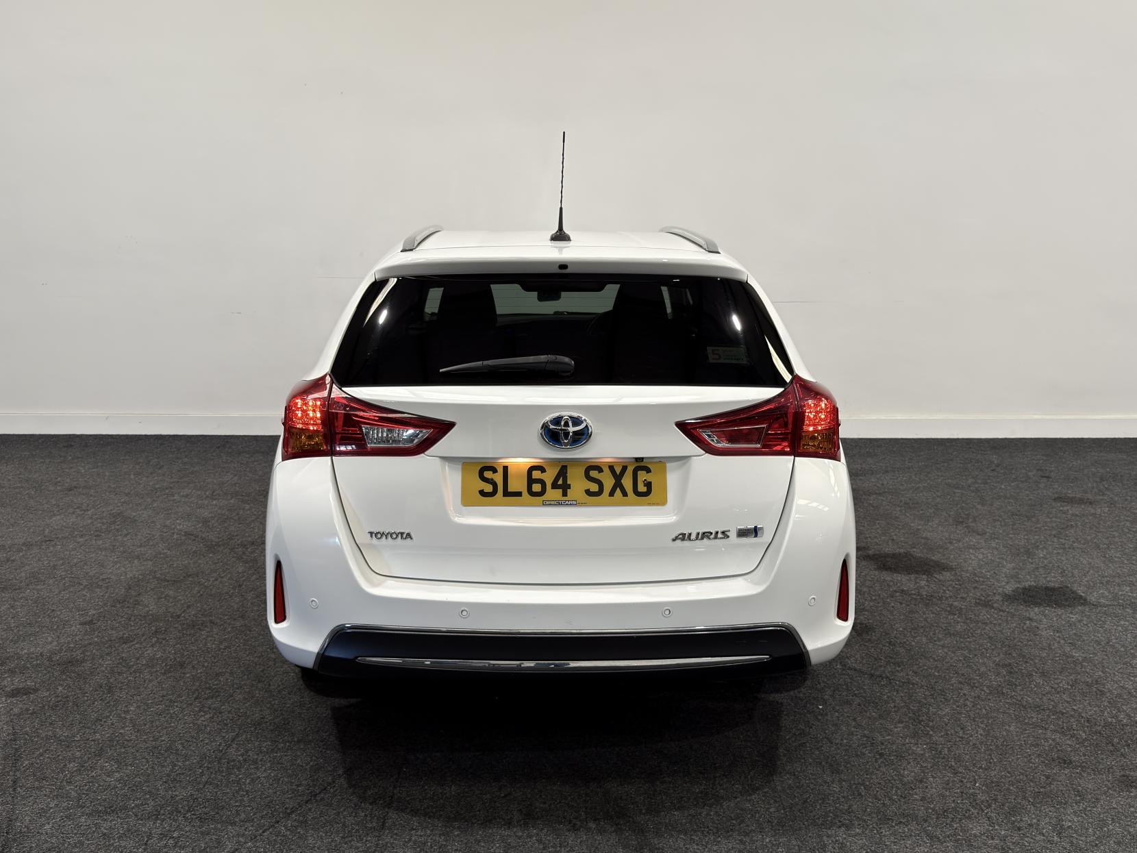 Toyota Auris 1.8 VVT-h Icon+ Touring Sports 5dr Petrol Hybrid CVT Euro 5 (s/s) (136 ps)