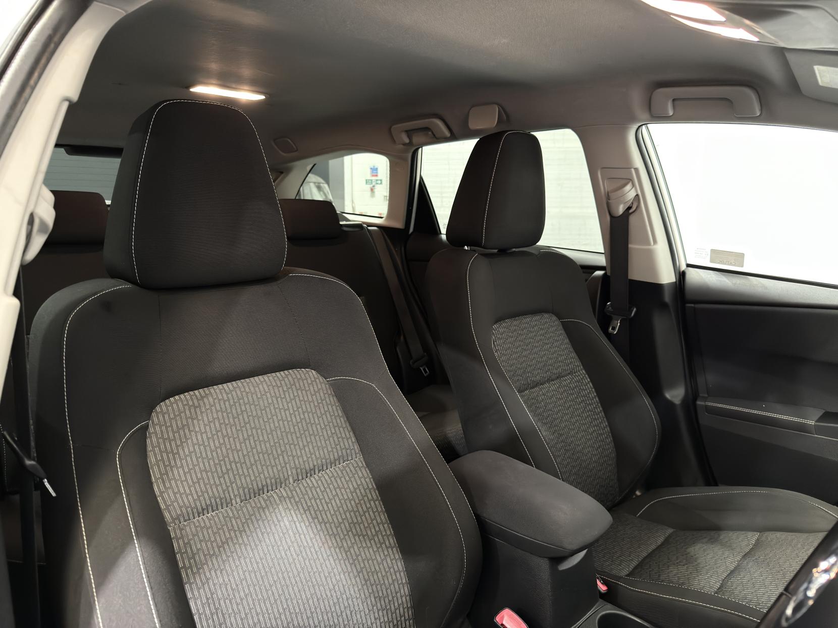 Toyota Auris 1.8 VVT-h Icon+ Touring Sports 5dr Petrol Hybrid CVT Euro 5 (s/s) (136 ps)