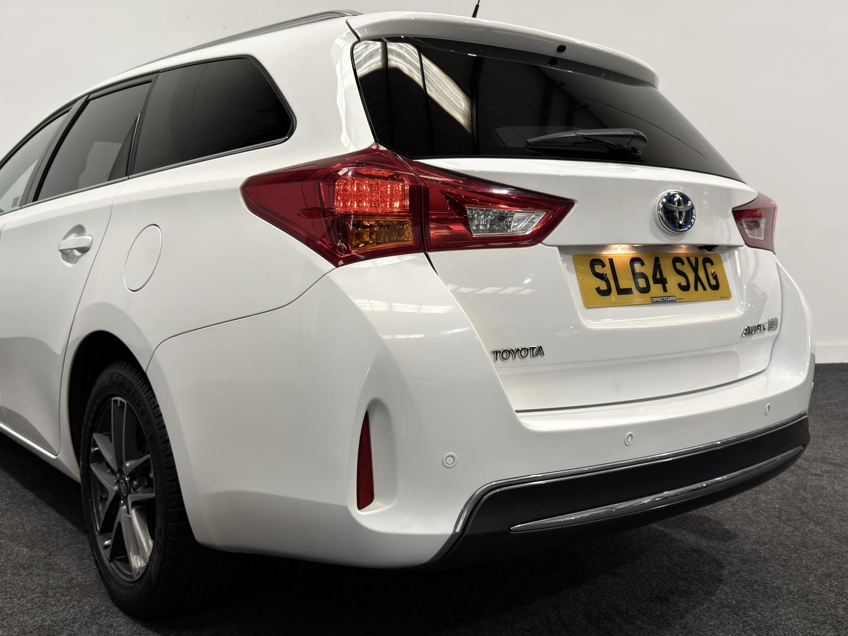Toyota Auris 1.8 VVT-h Icon+ Touring Sports 5dr Petrol Hybrid CVT Euro 5 (s/s) (136 ps)