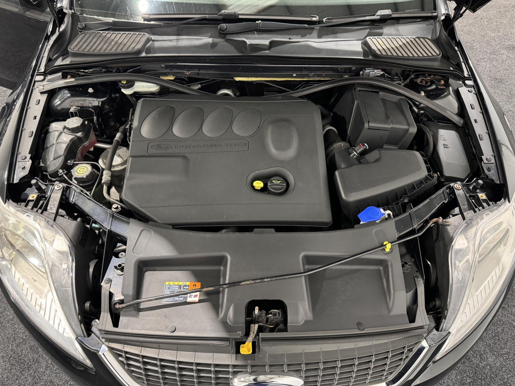 Ford Mondeo 2.0 TDCi Zetec Hatchback 5dr Diesel Manual (154 g/km, 138 bhp)